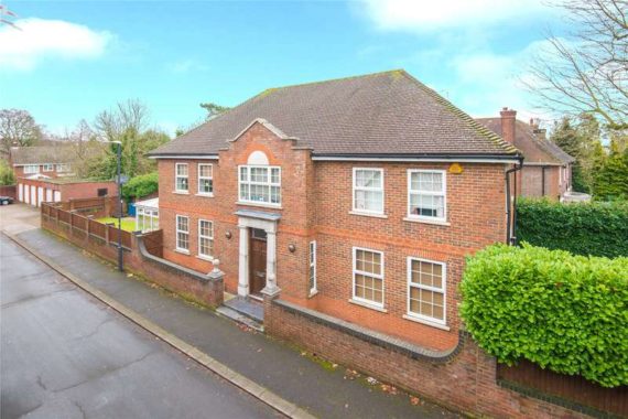 6 Bedroom Detached
